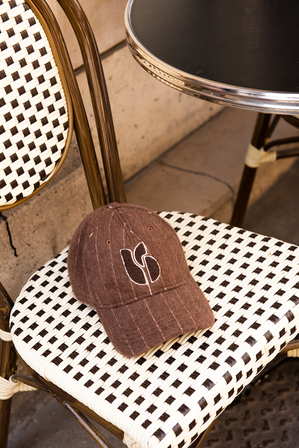 brown hat